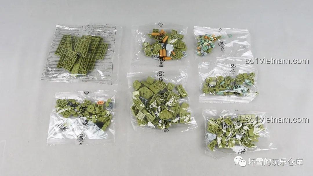 Các túi gạch bước 5 của bộ xếp hình Panlos Brick 628010, chuẩn bị lắp ráp phần giáp ngoài và thân xe.