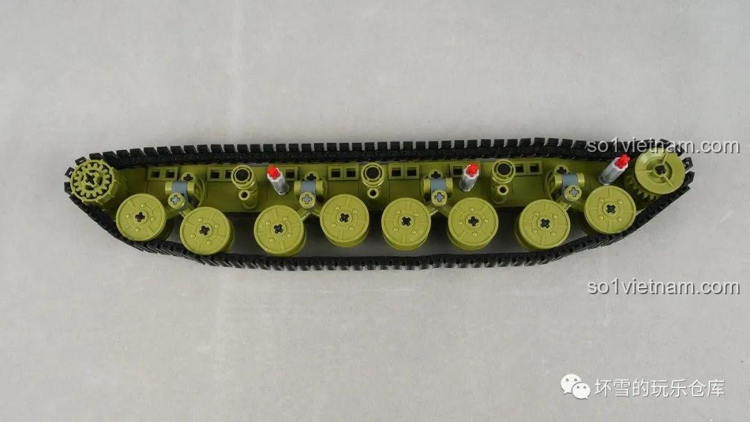 Hệ thống xích phụ của xe tăng T28, một trong những điểm nhấn nổi bật của bộ đồ chơi xây dựng này.