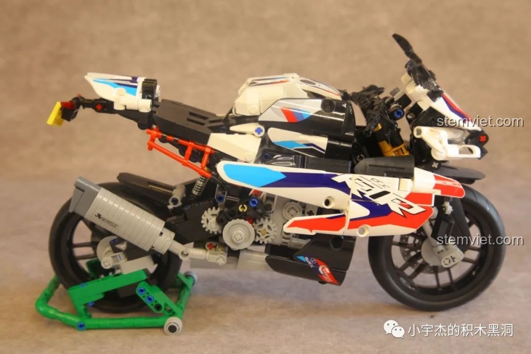 Lời kêu gọi hành động, khuyến khích người xem like, share và subscribe kênh.