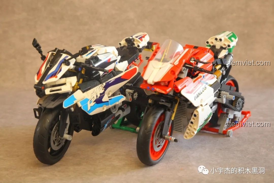 So sánh mô hình BMW M1000 RR với các mô hình xe máy khác của Panlos Brick.