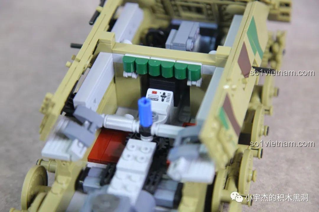 Chi tiết động cơ bên trong mô hình PanlosBrick 632016 Xe Tăng Hạng Nặng Hổ Vương, đồ chơi mô hình chân thực