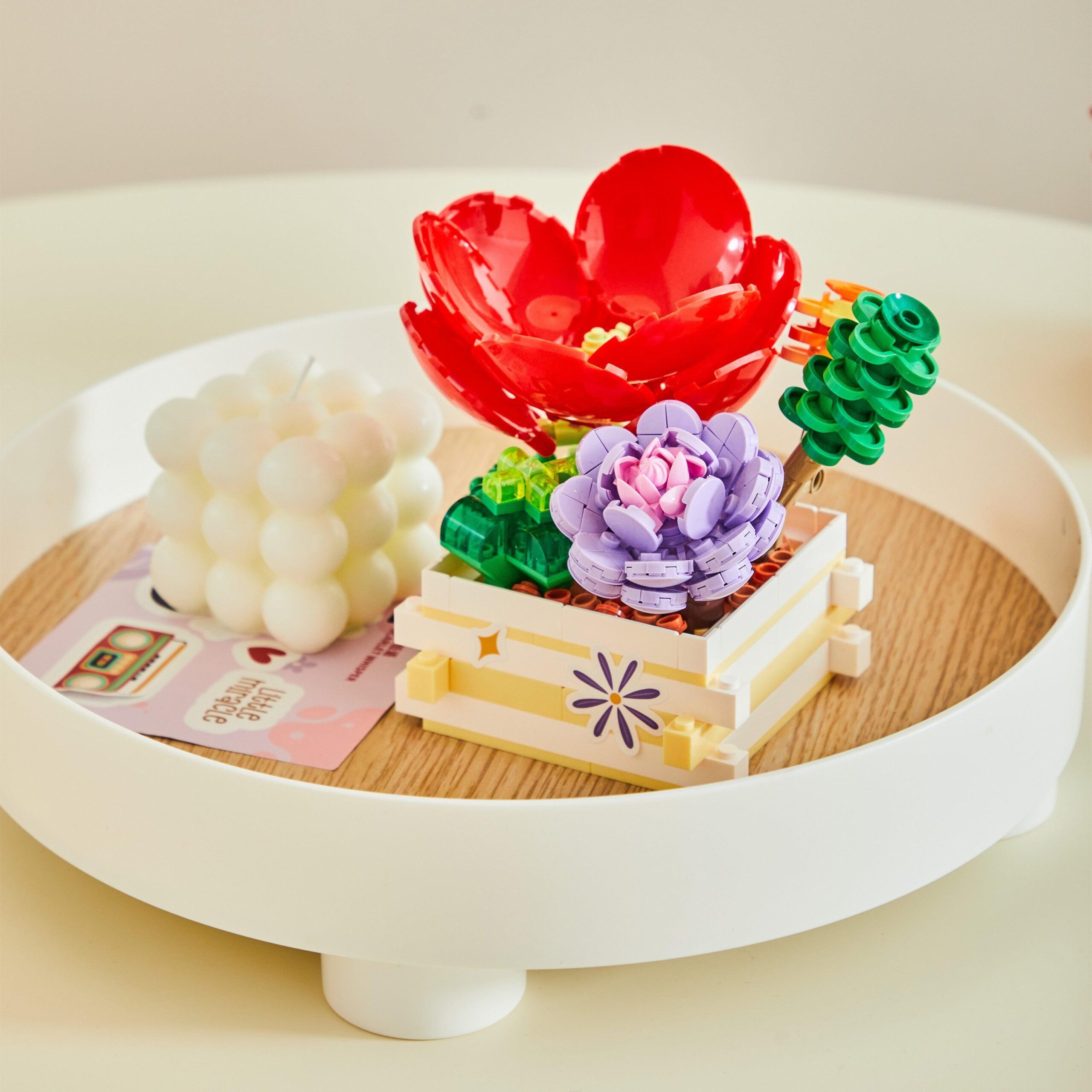 Mô hình lắp ráp Pantasy 15101 Vườn mọng nước: Lời thì thầm đỏ thắm, một bộ lắp ghép hoa trang trí bàn làm việc xinh xắn cho bé gái 6 tuổi.