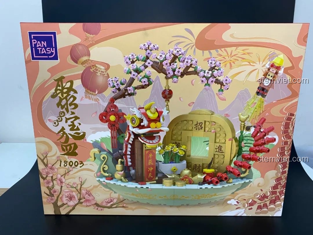 Hộp sản phẩm bộ lắp ráp Pantasy 18003 Bồn Tụ Bảo Phú Quý với thiết kế sang trọng, màu sắc tươi sáng, hình ảnh chi tiết mô hình.