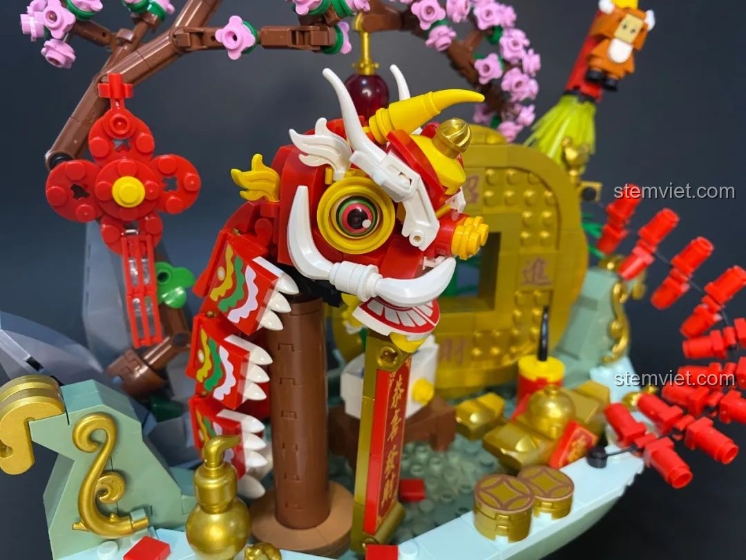 Mô hình Pantasy 18003 Bồn Tụ Bảo Phú Quý hoàn chỉnh với hộp sản phẩm làm nền, tạo bối cảnh đẹp.