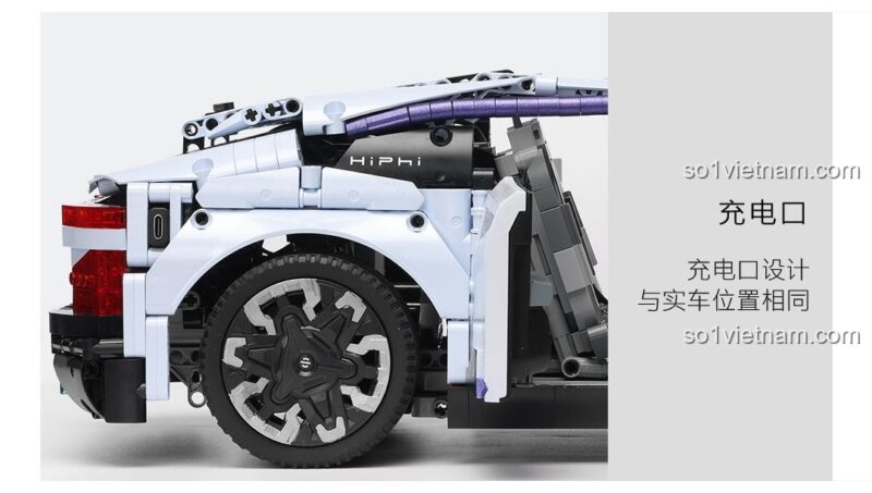 Ảnh chụp thực tế bộ đồ chơi HiPhi Z Pixel Sci-Fi Car Model của Pantasy, cửa mở