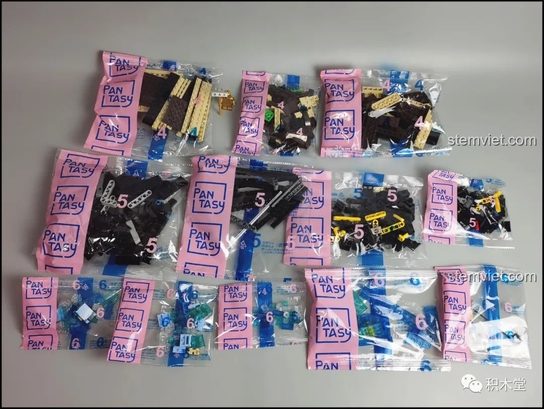 Các túi chi tiết của bộ lắp ráp Pantasy 61008 được đánh số từ 4 đến 6, sắp xếp trên mặt phẳng.