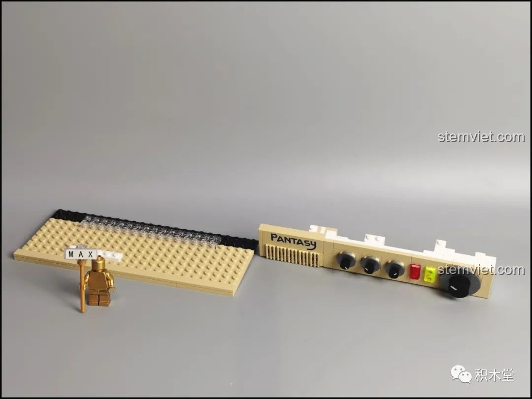 Quá trình lắp ráp phần đế của mô hình Tivi Cổ Điển Pantasy 61008.