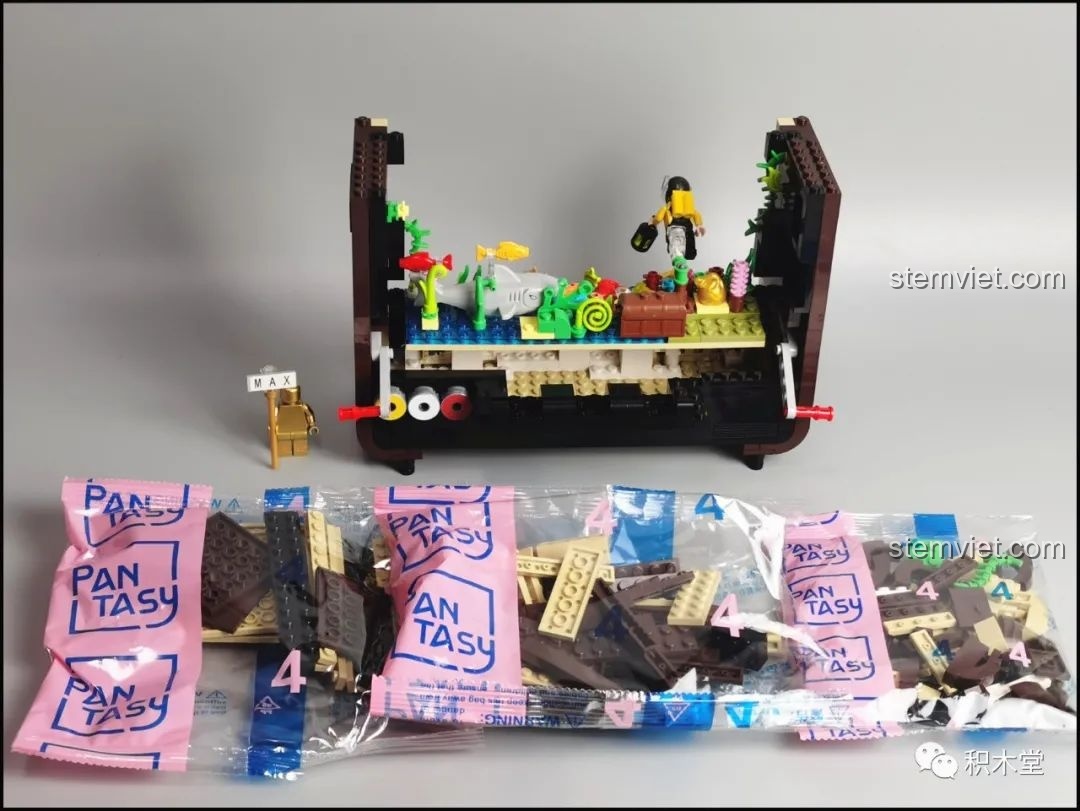 Các túi chi tiết số 3 của bộ Pantasy 61008 Tivi Cổ Điển, sẵn sàng cho việc lắp ráp khung viền.