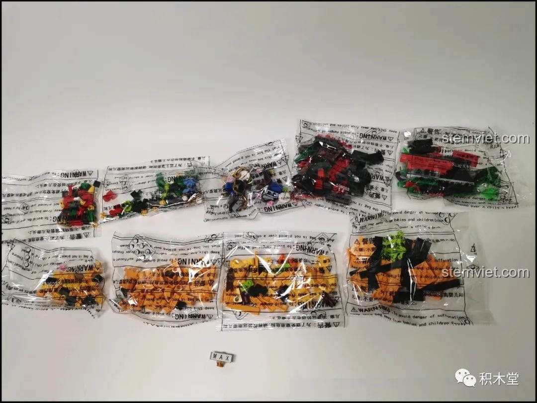 Các túi mảnh ghép được phân loại của bộ lắp ghép Wekki 506002 Vườn Thượng Uyển Bốn Mùa: Cảnh Xuân - Quan Gia Lập Kỳ