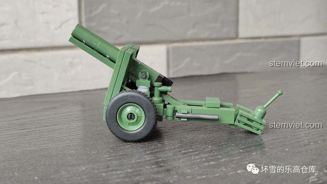 Mô hình lắp ráp Pháo bộ binh hạng nặng sIG33 Quanguan sau khi điều chỉnh trục pháo, cho góc nâng hạ tốt hơn.