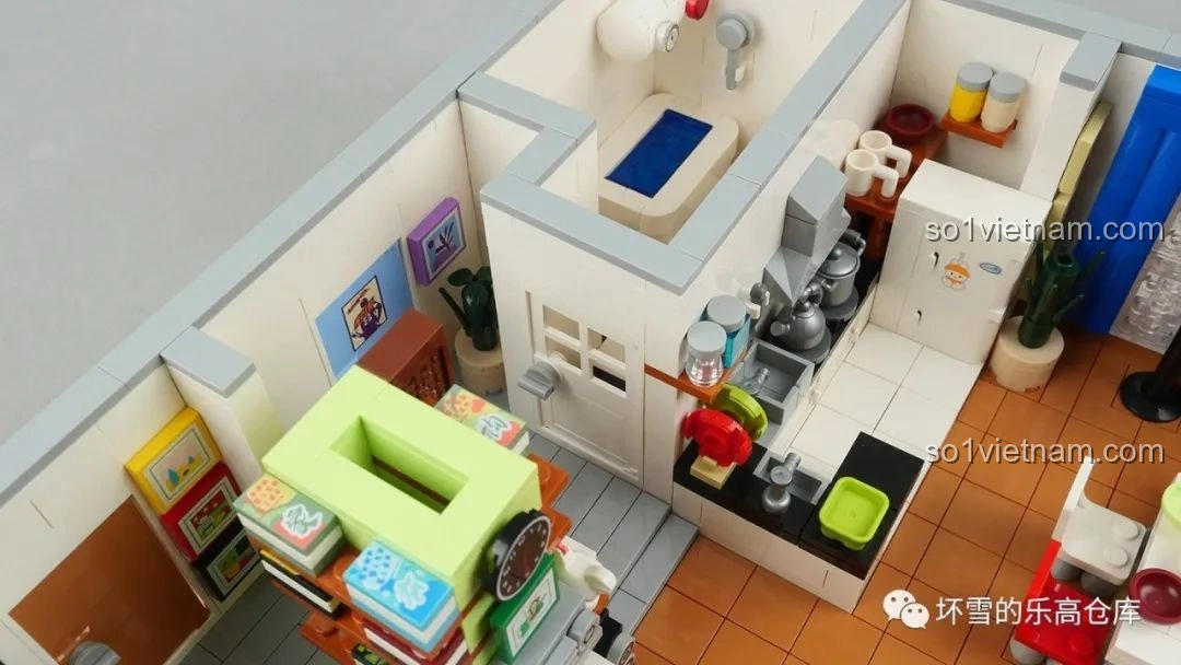 Chi tiết phòng tắm của đồ chơi lắp ghép Gia Hữu Nhi Nữ SEMBO, với bồn cầu, bồn tắm, bình nóng lạnh, tái hiện đầy đủ tiện nghi.