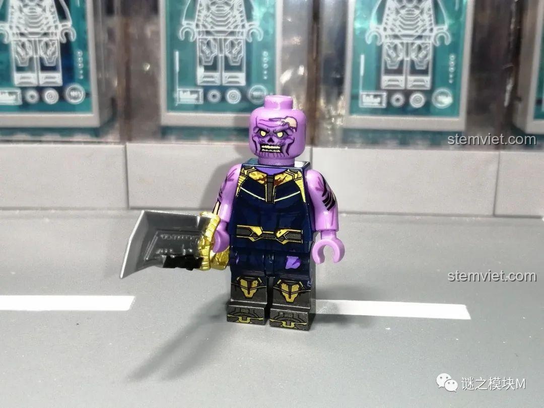 Chi tiết phụ kiện backpack đi kèm minifigure Zombie Iron Man trong bộ WM6132.