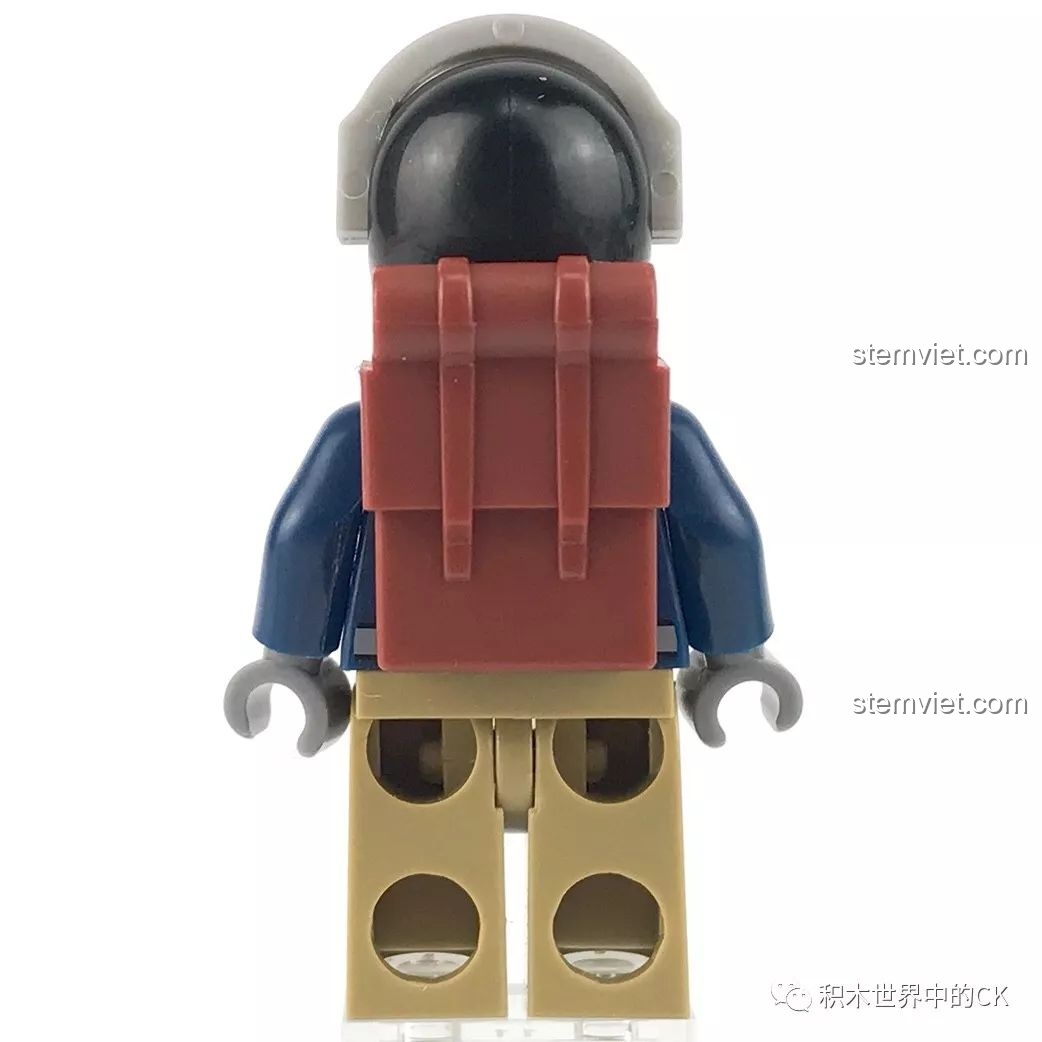 Mặt sau của minifigure Tay đua mô tô địa hình với phụ kiện balo, một chi tiết nhỏ làm tăng giá trị cho nhân vật.