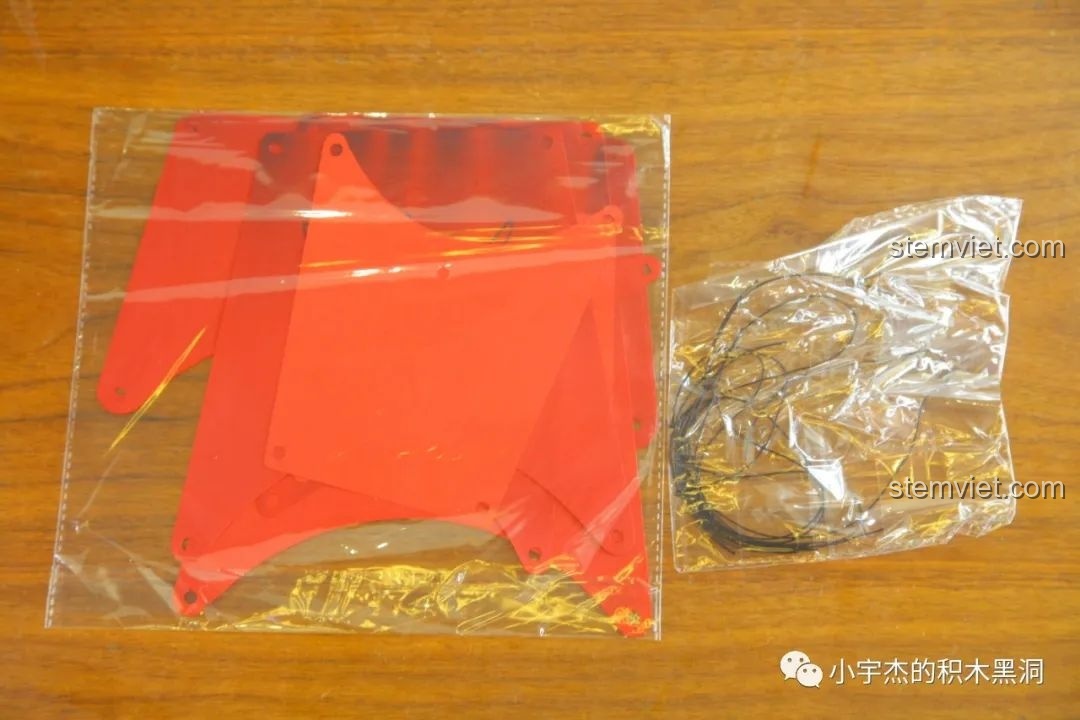 Phụ kiện buồm và dây thừng của bộ lắp ghép Tàu Cướp Biển Queen Anne's Revenge.