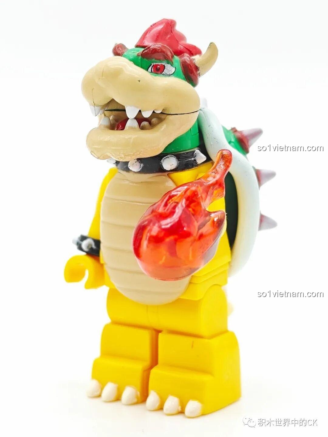 Minifigure Bowser Jr. WM6103 cầm phụ kiện quả cầu lửa, sẵn sàng chiến đấu.