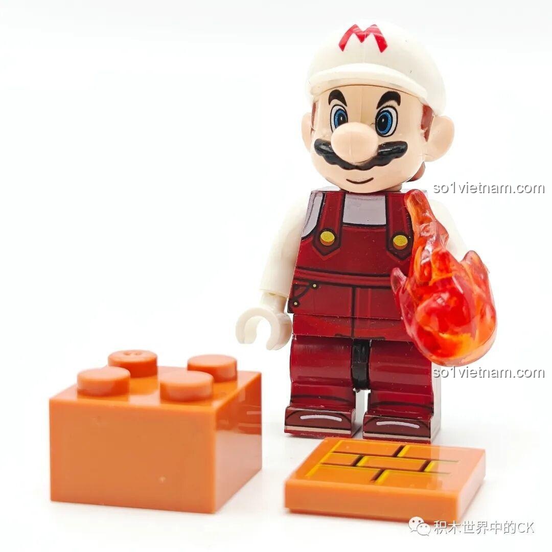 Minifigure Mario Lửa WM6103 cầm phụ kiện quả cầu lửa, một chi tiết hấp dẫn trong bộ đồ chơi.
