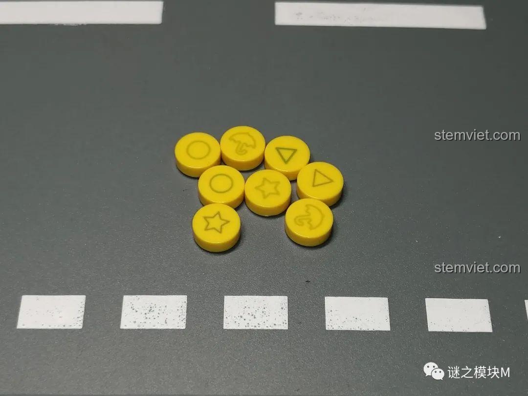 Phụ kiện súng trong bộ minifigure Squid Game KF6149 của Kopf.