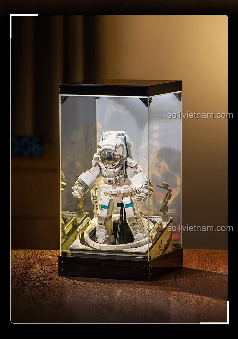 Bộ sản phẩm Pleyerid M38-P8003 là một hộp quà tặng độc đáo dành cho những người yêu thích không gian.