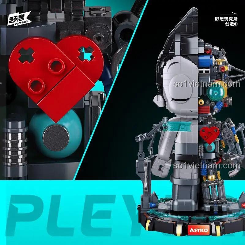 Chi tiết trái tim cơ khí màu đỏ của mô hình Astro Boy Pleyerid, một điểm nhấn thiết kế ấn tượng của bộ lắp ráp.
