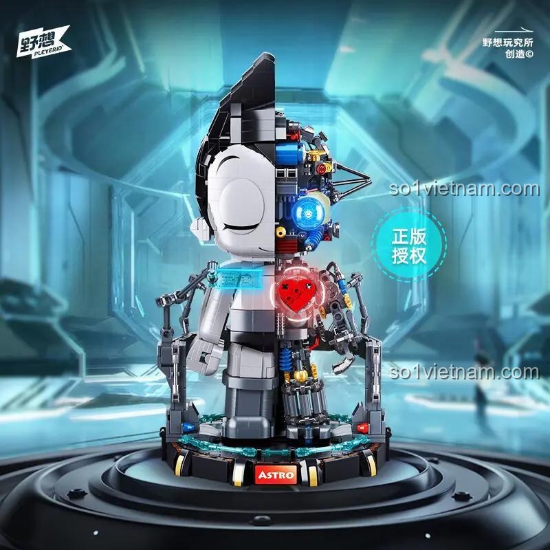 Mô hình Astro Boy Pleyerid M38-P8010 hoàn thiện với thiết kế bán giải phẫu, lộ chi tiết cơ khí bên trong. Sản phẩm được cấp phép chính hãng.