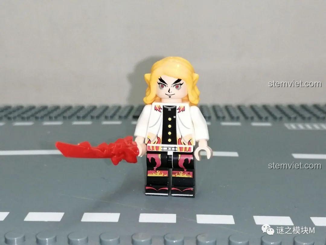 Minifigure Viêm Trụ Rengoku Kyojuro trong bộ sưu tập PRCK 69612.