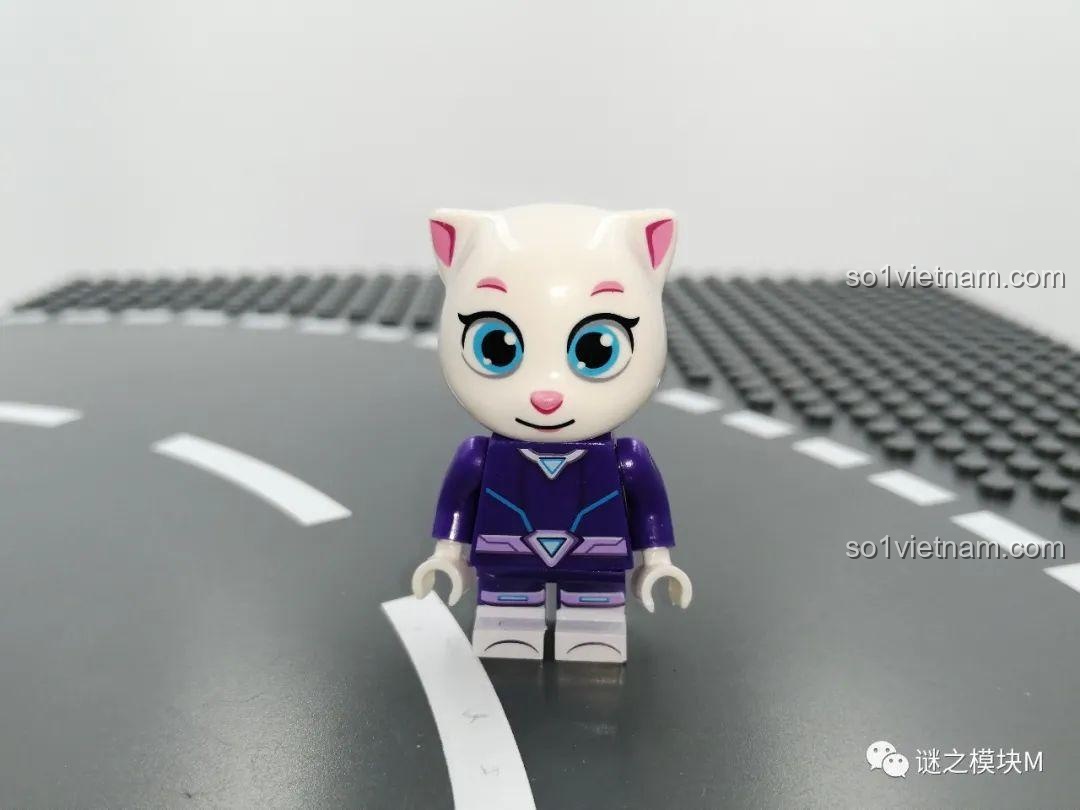 Minifigure Hank chó phi hành gia trong bộ đồ chơi Talking Tom and Friends 99006 nhìn từ phía sau