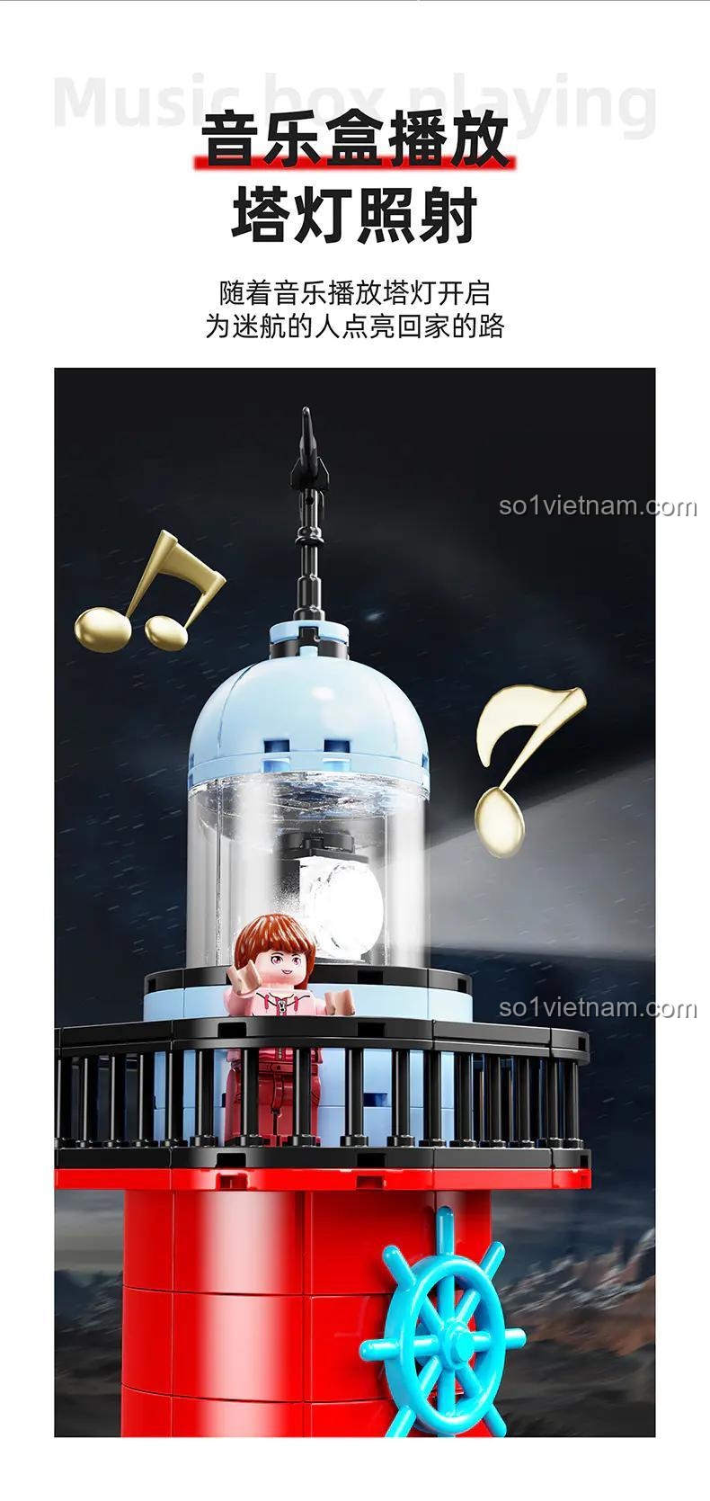 Tính năng nổi bật của hộp nhạc Ngọn hải đăng ven biển: đèn chiếu sáng và nhạc phát ra khi lên dây cót, tạo không gian ấm cúng.
