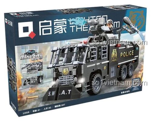 Hộp sản phẩm bộ đồ chơi QMAN 11018 Xe chống bạo động phun nước, xe cảnh sát SWAT, 847 chi tiết, có minifigure cảnh sát, phù hợp cho bé trai 6 tuổi