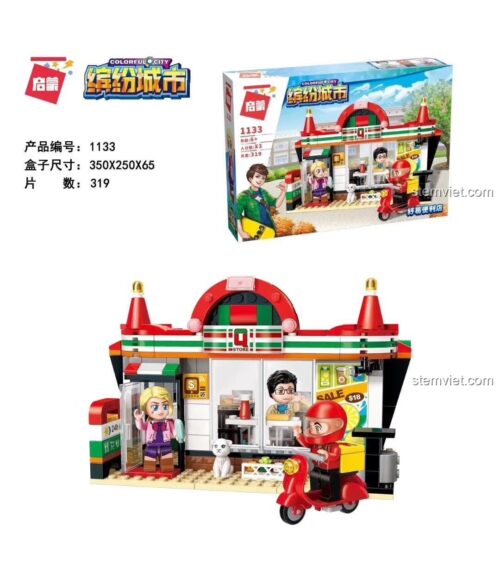 Ảnh review thực tế quá trình lắp ráp bộ đồ chơi Cửa Hàng Tiện Lợi QMAN 1133, minifigure nữ chủ cửa hàng đang đứng giữa các mảnh ghép.