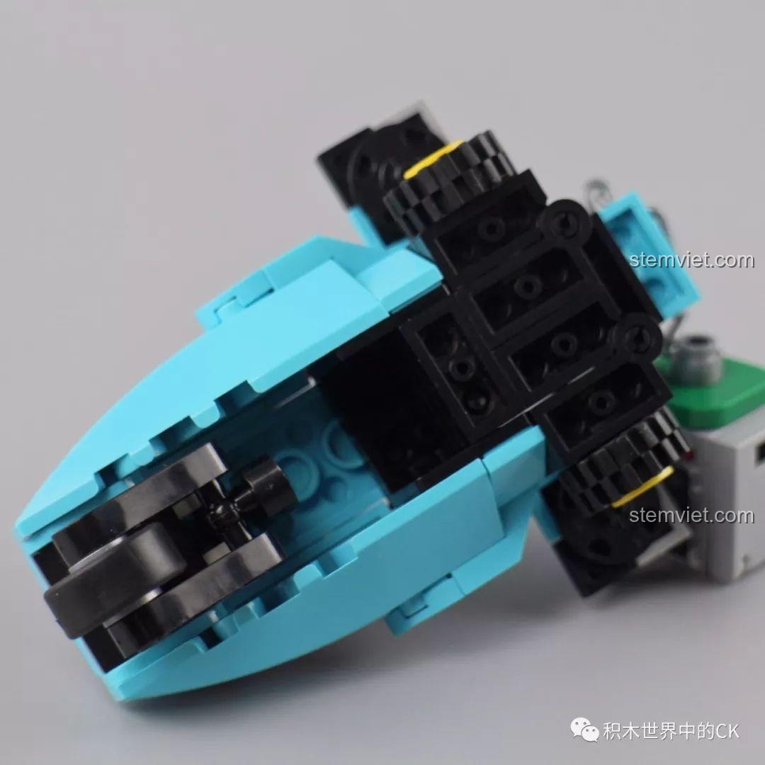 Cơ cấu bánh xe sau của xe máy biến hình Qman 1928.