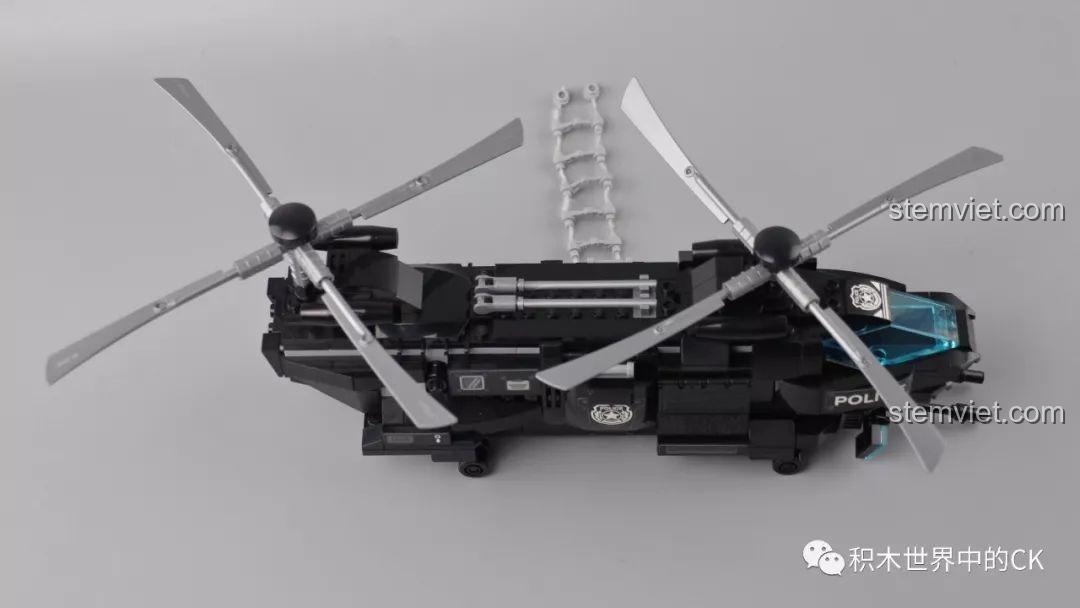 Góc nhìn từ trên xuống của trực thăng Qman 1928, cho thấy rõ cơ cấu hai cánh quạt.