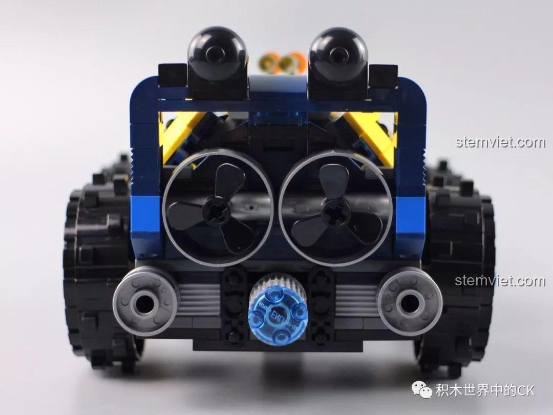 Qman 2415 Xe Cứu Hộ Biển Sâu - Chi tiết buồng lái