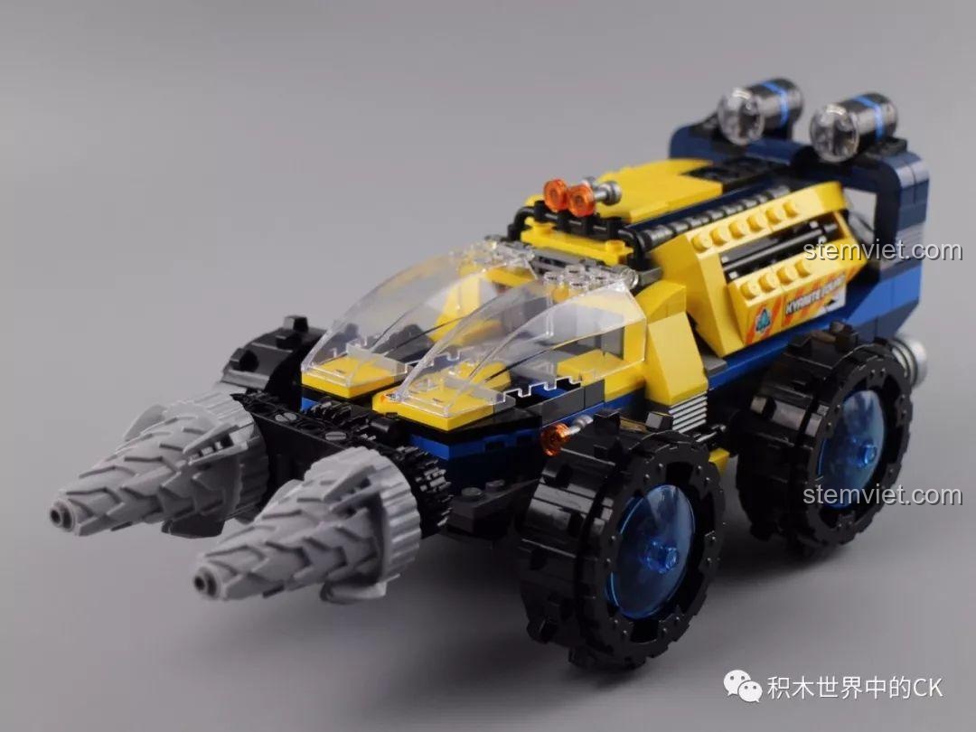 Qman 2415 Xe Cứu Hộ Biển Sâu - Đuôi xe