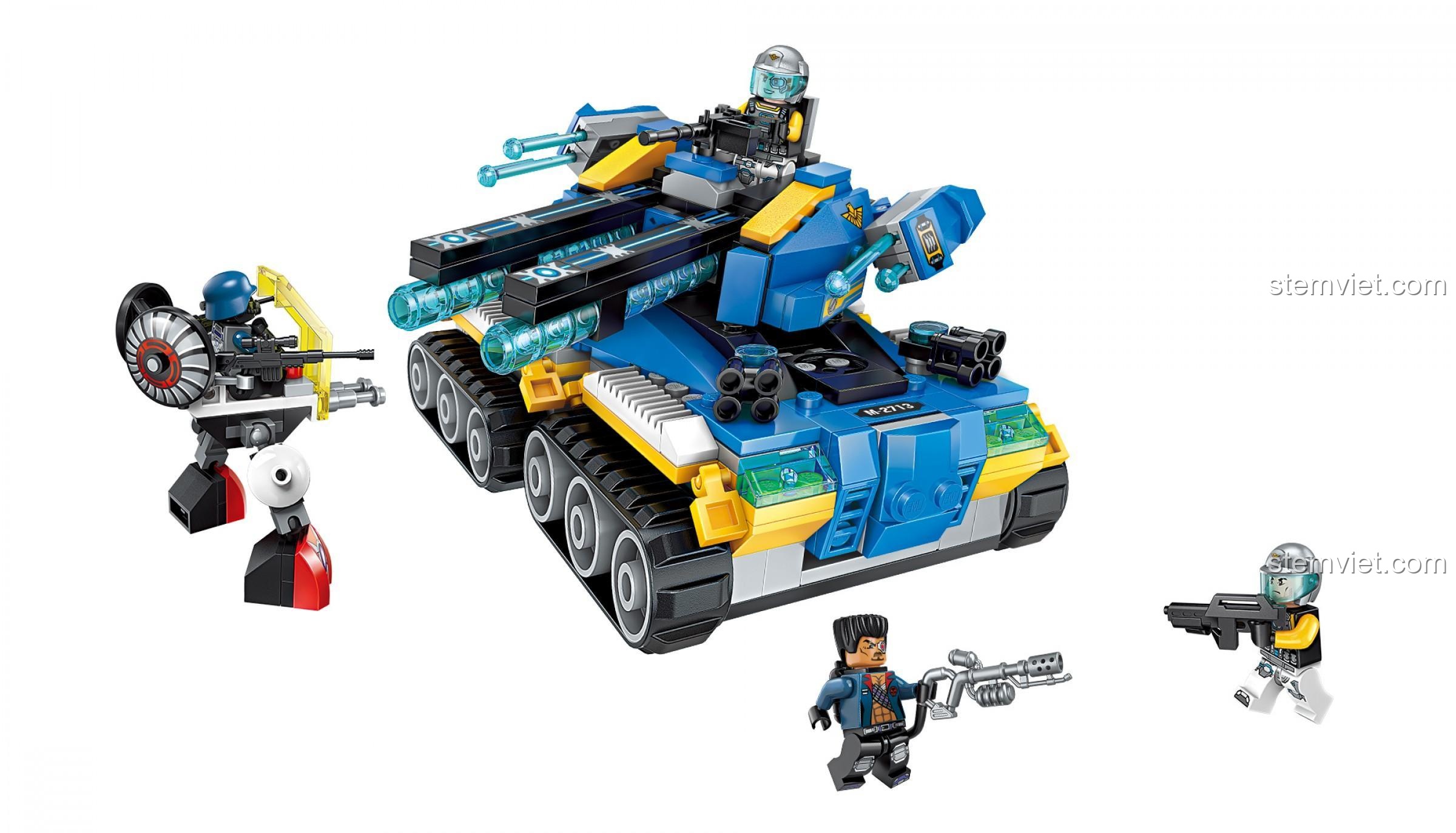 Toàn cảnh bộ đồ chơi mô hình Cỗ Máy Chiến Tranh Tương Lai M-2713, bao gồm xe tăng, robot và 3 minifigures.