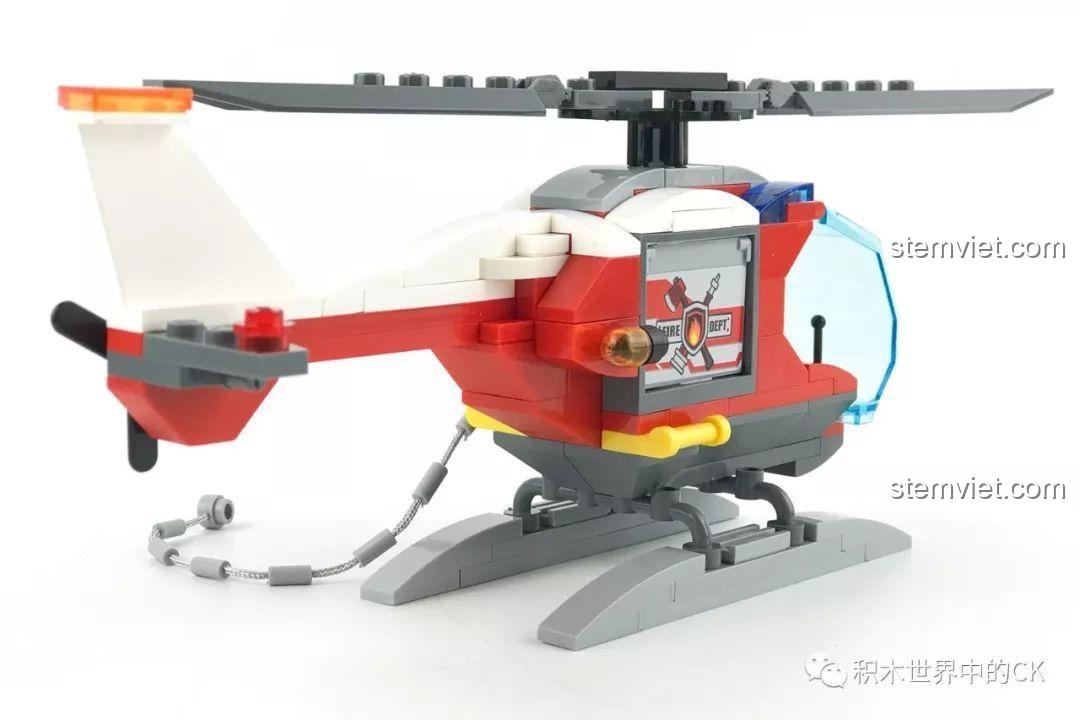 Mặt sau của trực thăng cứu hỏa QMAN 2806.