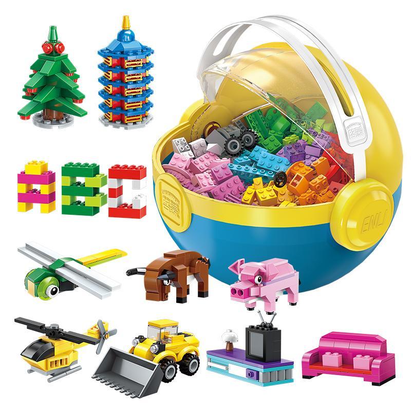 Bộ đồ chơi lắp ghép Build N Learn Ball QMAN 2902 với 721 mảnh, phù hợp cho bé 3 tuổi, có nhiều mô hình lắp ráp đa dạng, màu sắc tươi sáng