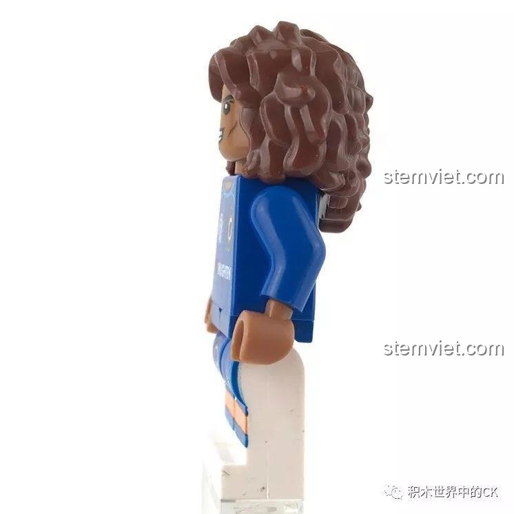 Mặt sau của minifigure cầu thủ David Luiz với số áo 30.