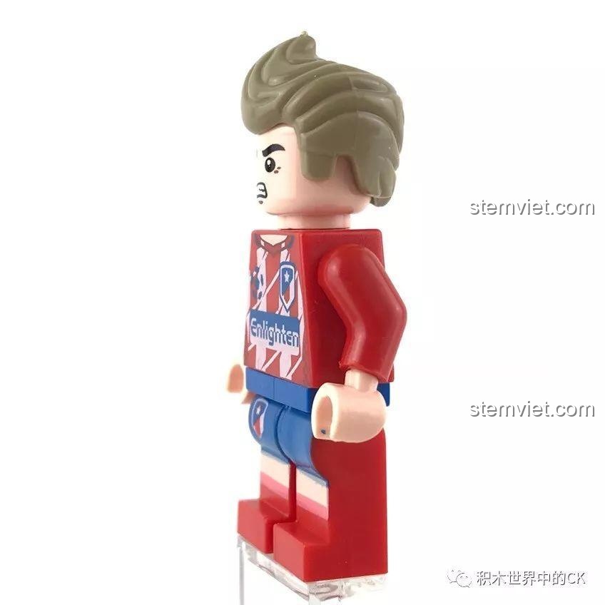 Mặt sau của minifigure cầu thủ Griezmann với số áo 7.