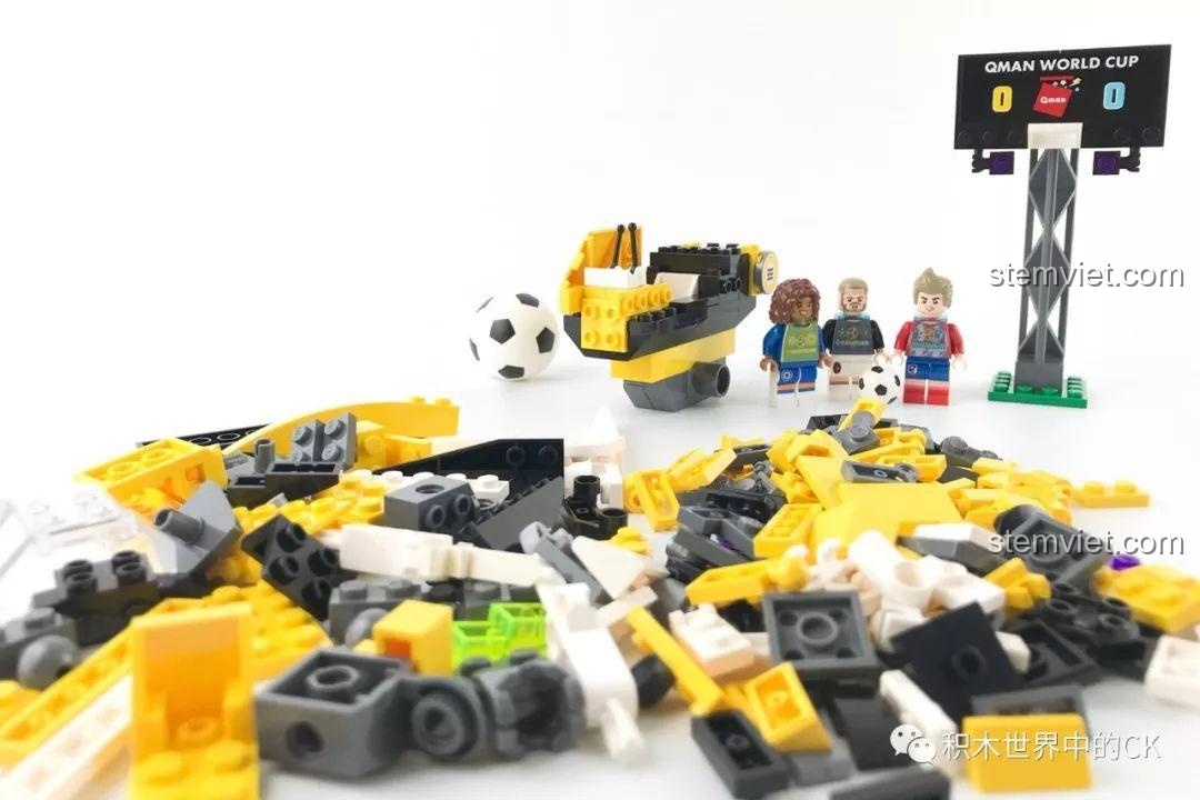 Mô hình robot bóng đá QMAN 3004 đang dần hình thành.