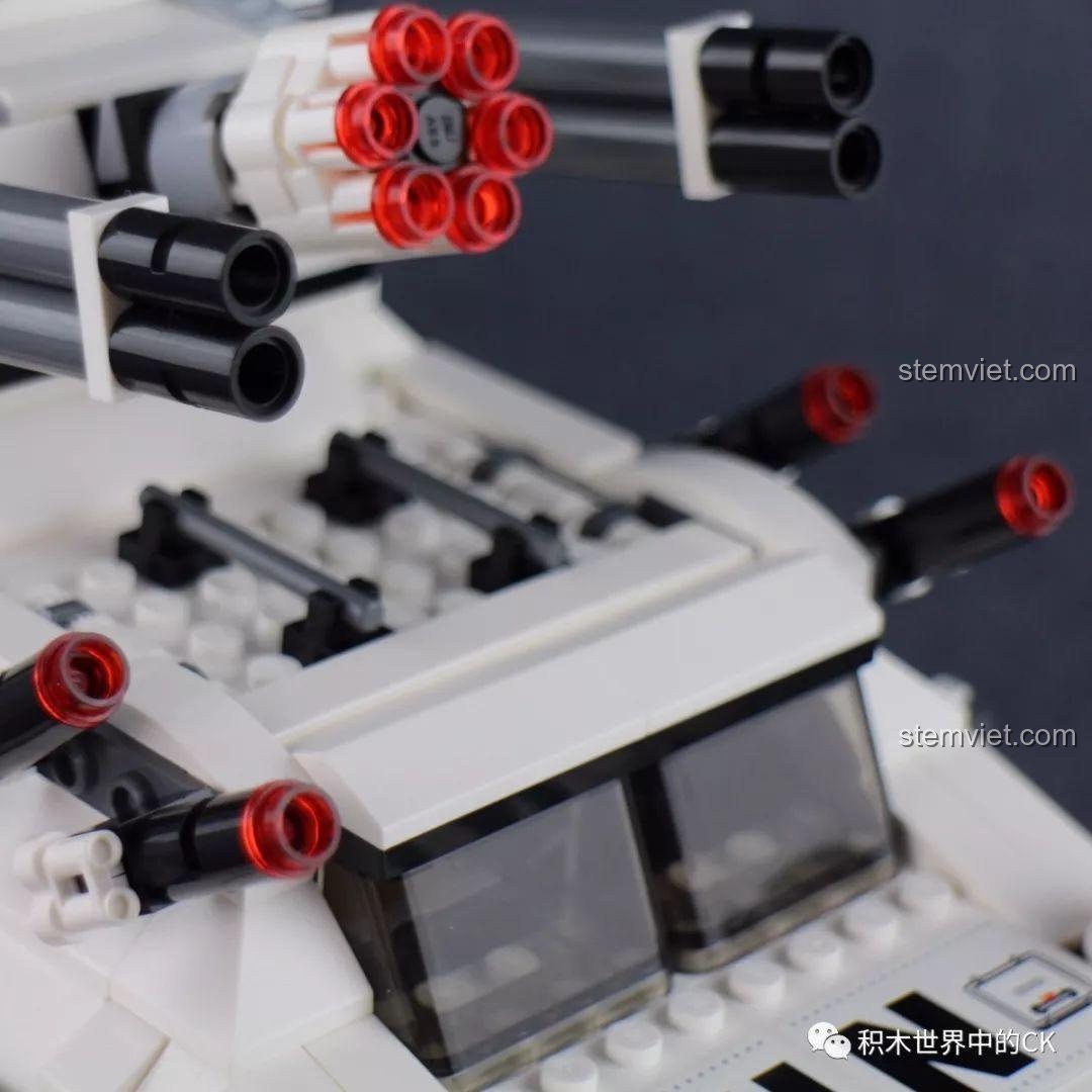 Các nhân vật minifigures được chia phe trong bộ lắp ráp Qman 3209 Xe Bọc Thép Tấn Công ThunderMission.