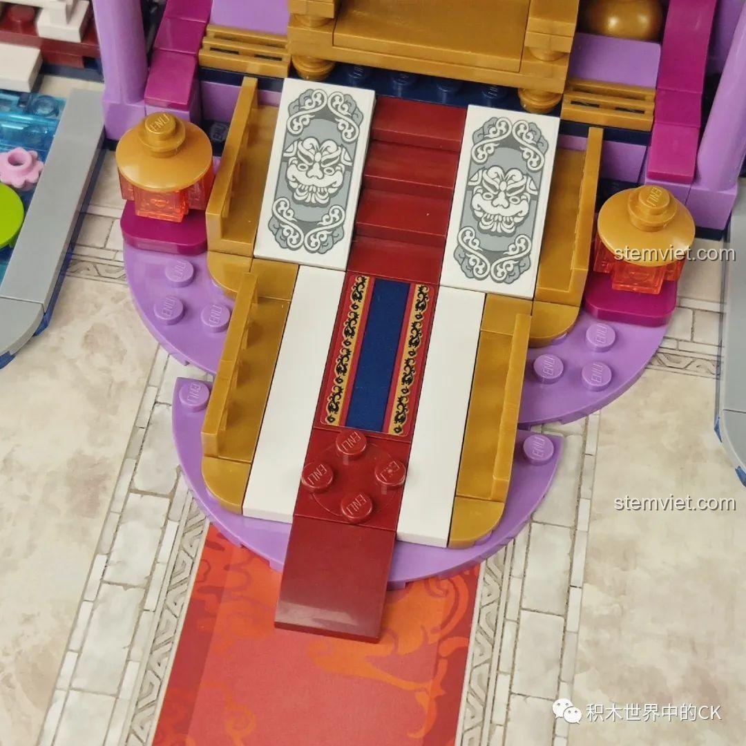 Cận cảnh ngai vàng và khu vực trung tâm của cung điện trong bộ Qman 33015 Minh Đường Phong Thưởng, với các chi tiết vàng óng.