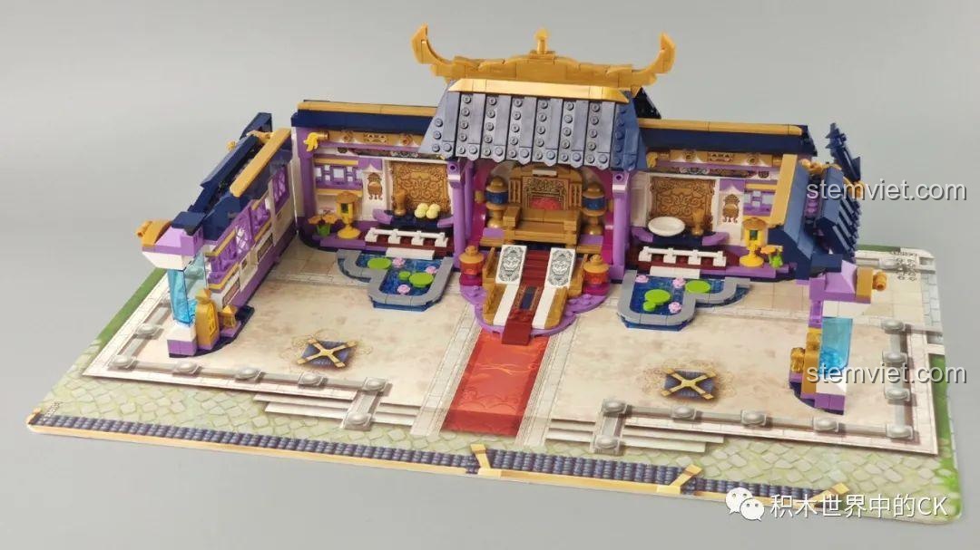 Hộp báu vật nhỏ màu nâu, một phụ kiện đi kèm trong bộ lắp ráp Qman 33015 Minh Đường Phong Thưởng.