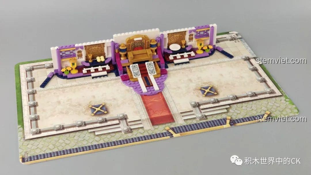 Quá trình lắp ráp phần ngai vàng và bệ thờ chính của cung điện trong bộ Qman 33015 Minh Đường Phong Thưởng.