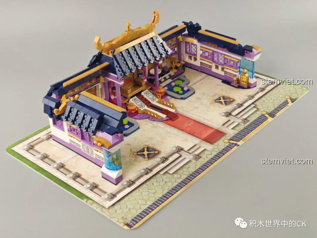 Góc nhìn bên cạnh của mô hình cung điện Qman 33015 Minh Đường Phong Thưởng đã hoàn thành, thể hiện chiều sâu và kiến trúc.