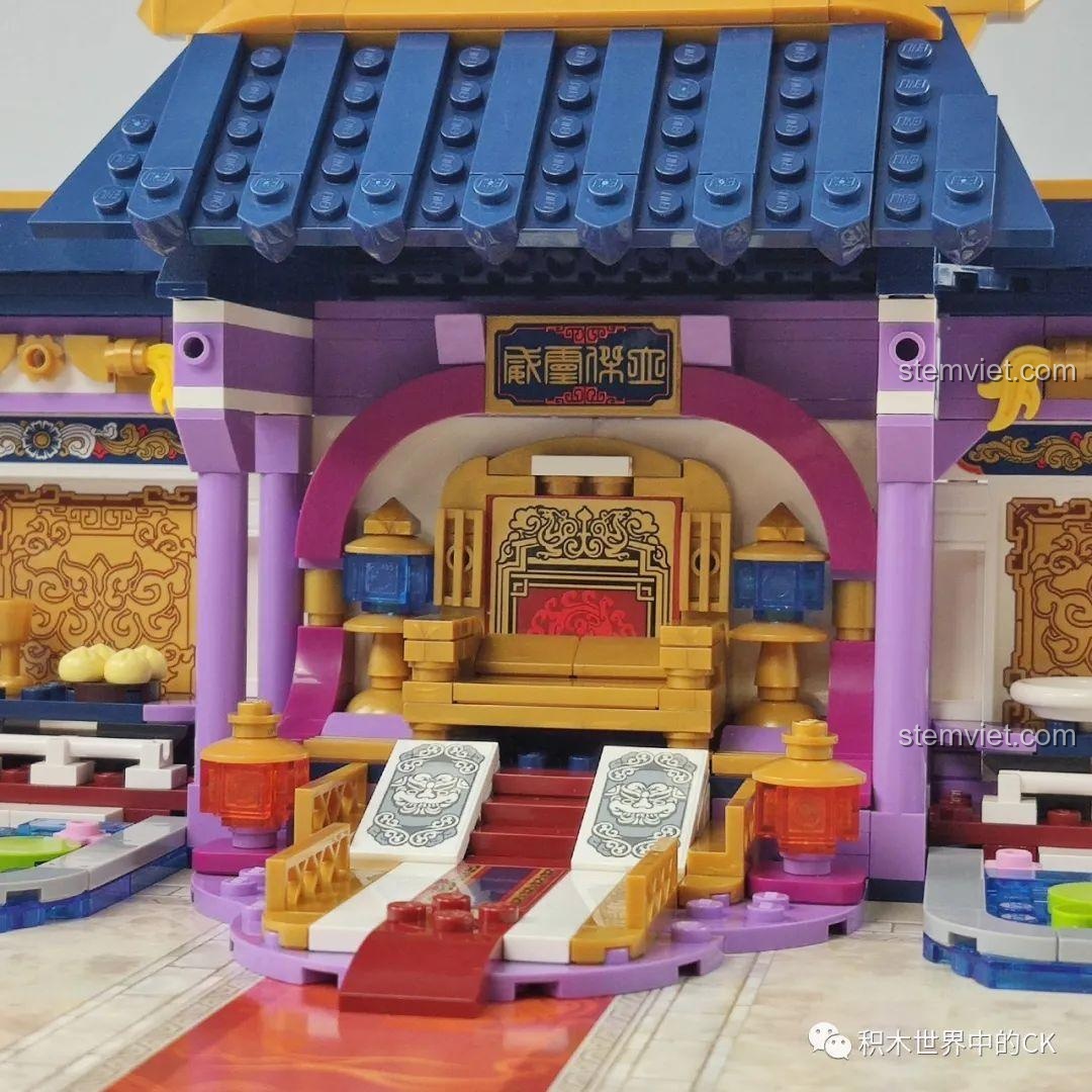 Góc nhìn từ trên xuống của mô hình cung điện Qman 33015 Minh Đường Phong Thưởng đã hoàn thành, cho thấy bố cục tổng thể.