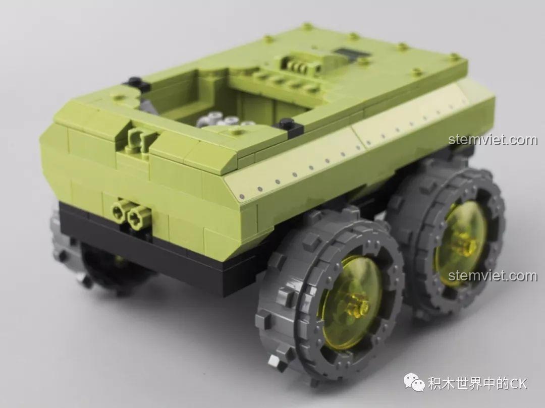 Mô hình Tàu Cá Sấu Gup-K 3713 sau khi hoàn thành phần thân và bánh xe, trải nghiệm QMAN 3713.