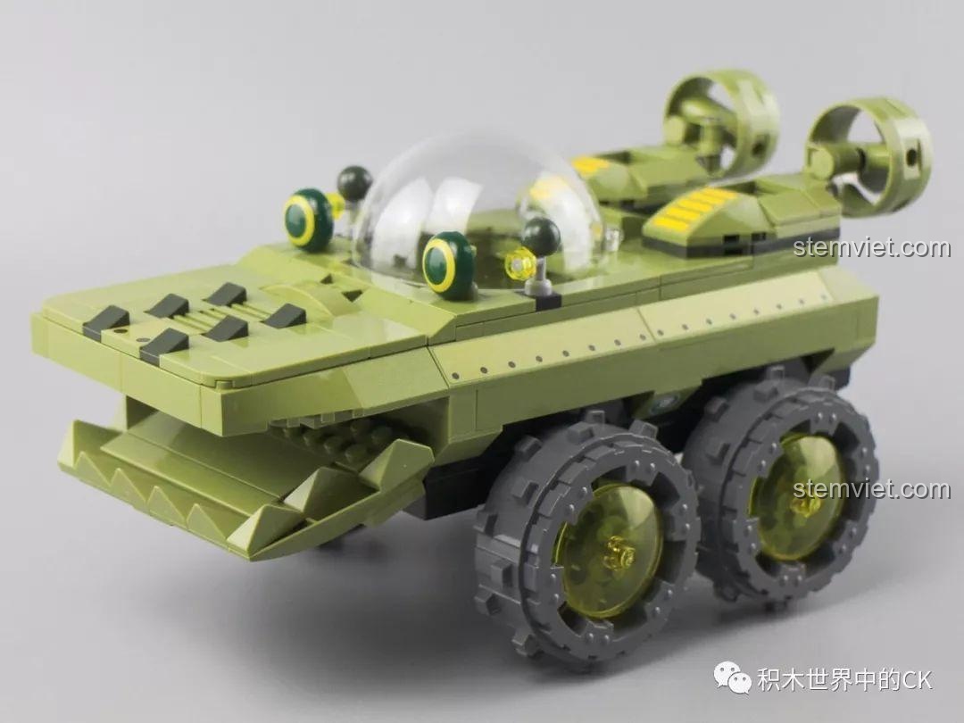 Mô hình Tàu Cá Sấu Gup-K 3713 chất lượng cao giá tốt sau khi lắp ráp hoàn chỉnh, sẵn sàng để trưng bày.