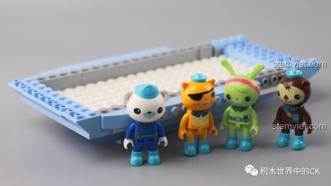 Quá trình lắp ráp phần khung của Tàu Cá Voi Xanh. Đánh giá QMAN 3714 Tàu GUP-A.