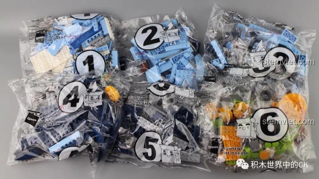 Các túi chi tiết được đánh số thứ tự trong bộ lắp ráp Tàu GUP-A cho bé trên 6 tuổi.