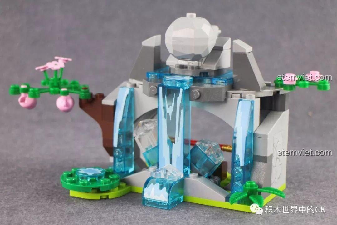 Mô hình Hoa Quả Sơn từ bộ đồ chơi QMAN 3802 Tây Du Giáng Ma Ngộ Không Truyền, cảnh quan thác nước trong suốt, đồ chơi mô hình cho bé trai 6 tuổi.